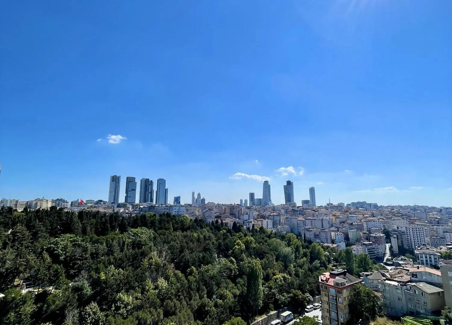 Metro & Shopping Malls Istanbul Apartment